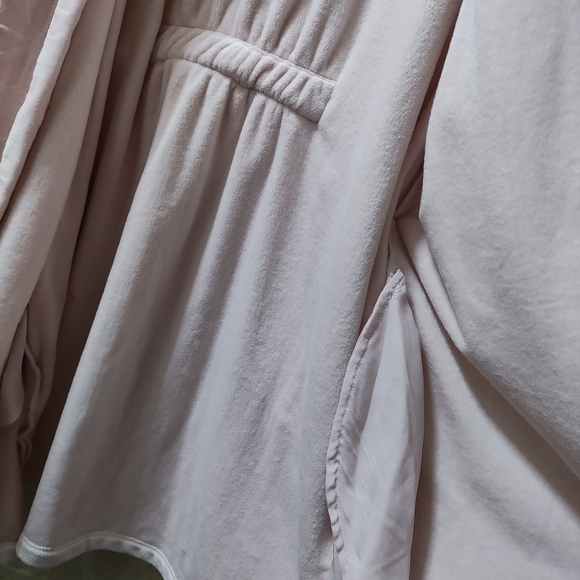 Kate Spade House Robe Medium Textured Floral Super Soft Knee Length Long Sleeve - Picture 4 of 7